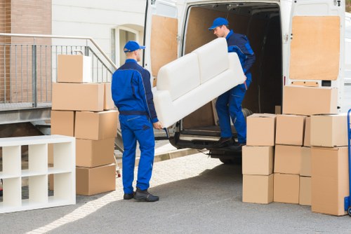 Local Greenwich moving van service for flat and house removals