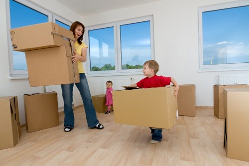 Delivery and unloading service with care for customer items